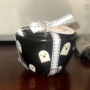 Rae Dunn GHOST measuring cups.